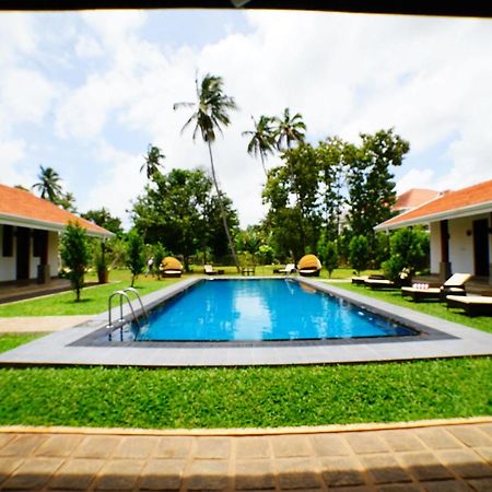 Hotel Lespri Grand Negombo Exterior foto