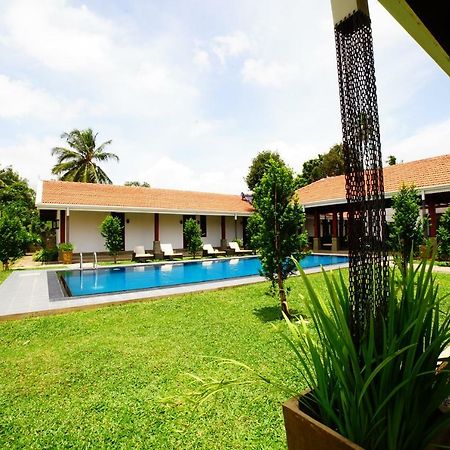 Hotel Lespri Grand Negombo Exterior foto