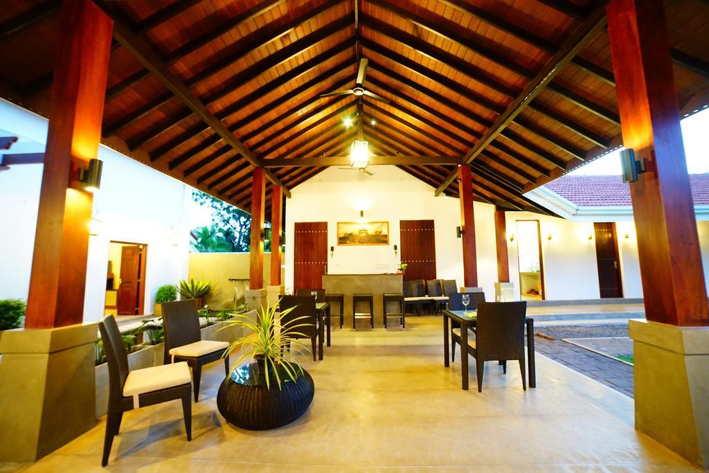 Hotel Lespri Grand Negombo Exterior foto