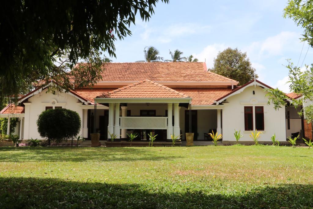 Hotel Lespri Grand Negombo Exterior foto