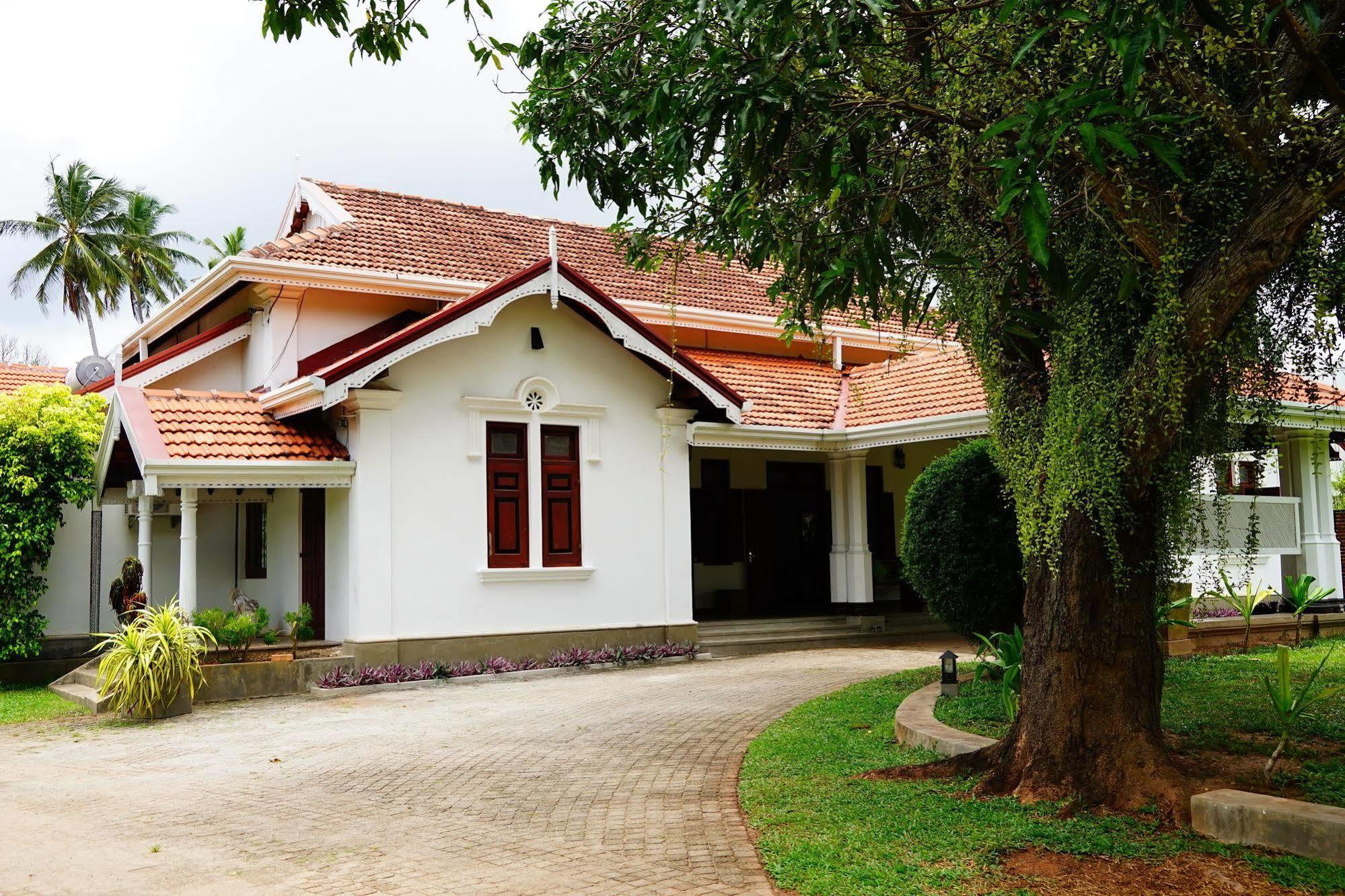 Hotel Lespri Grand Negombo Exterior foto