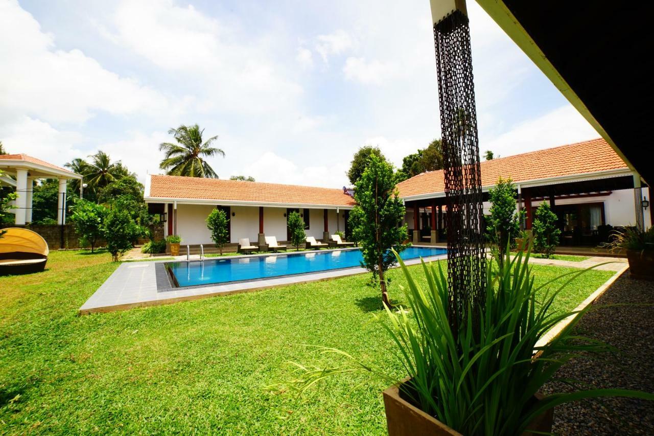 Hotel Lespri Grand Negombo Exterior foto